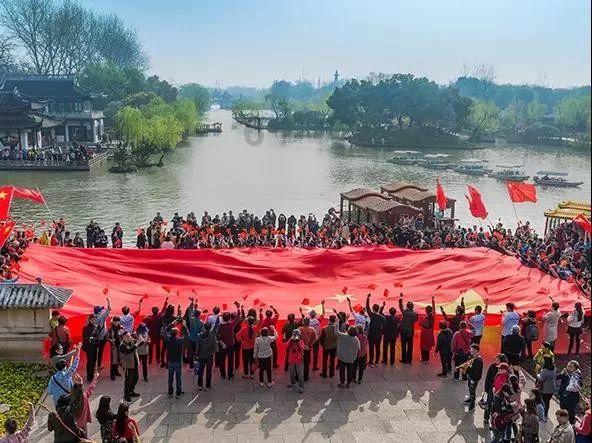 山东青岛：非遗“熏画” 快乐寒假